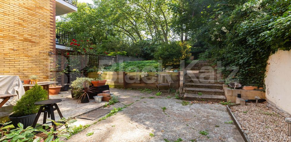 			VIRTUAL TOUR AVAILABLE!, 1 Bedroom, 1 bath, 1 reception Apartment			 Christchurch Road, CROUCH END